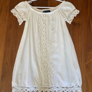 Blue Rain XS, white lace dress